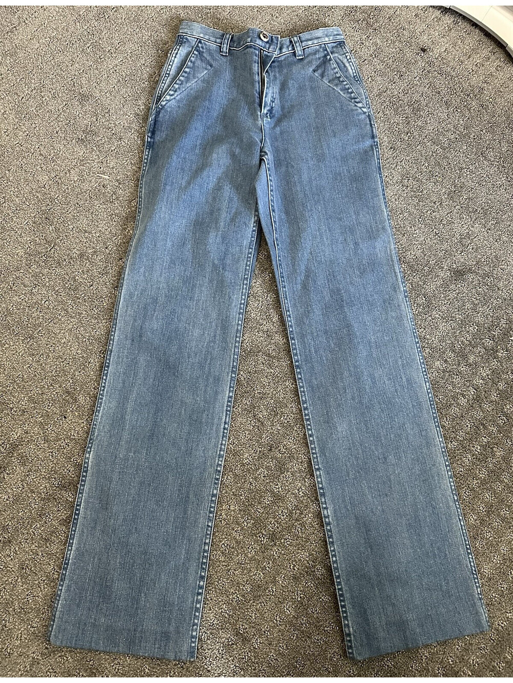 A.P.C. Women’s Blue Light Wash Straight Mid Rise 5-Pocket Denim Jeans [COPY]